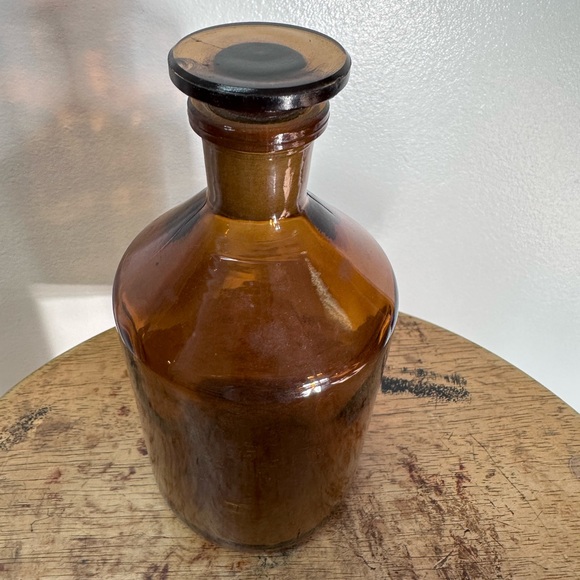 Vintage Amber Glass Apothecary Bottle - Picture 2 of 3